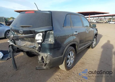 2013 Kia Sorento Lx z USA, uszkodzony, nr VIN 5XYKT3A12DG313320